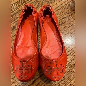 Tory birch patent leather orange logo flats